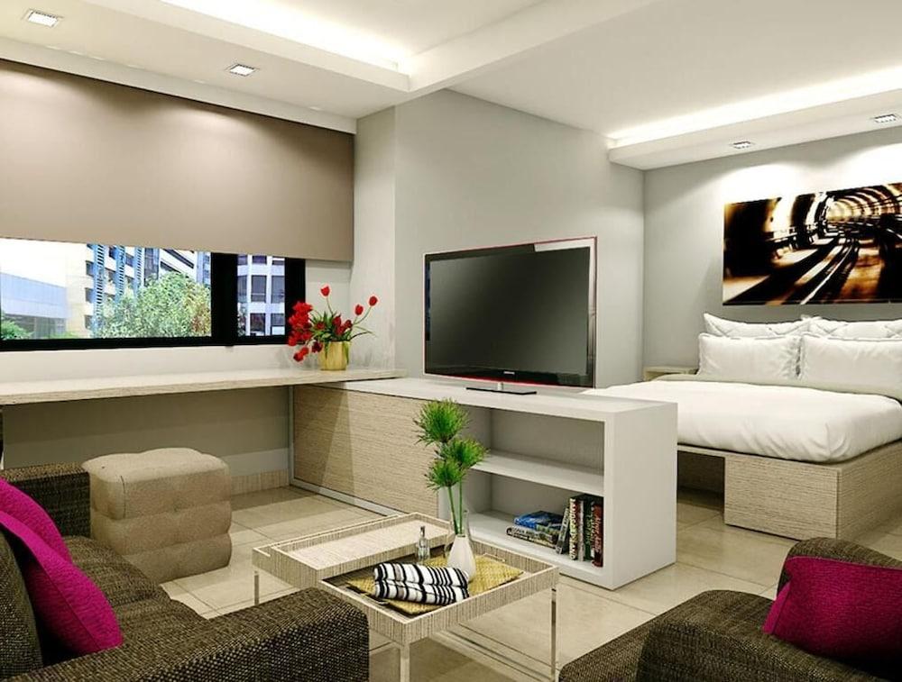 The Mini Suites Eton Tower Makati 3*