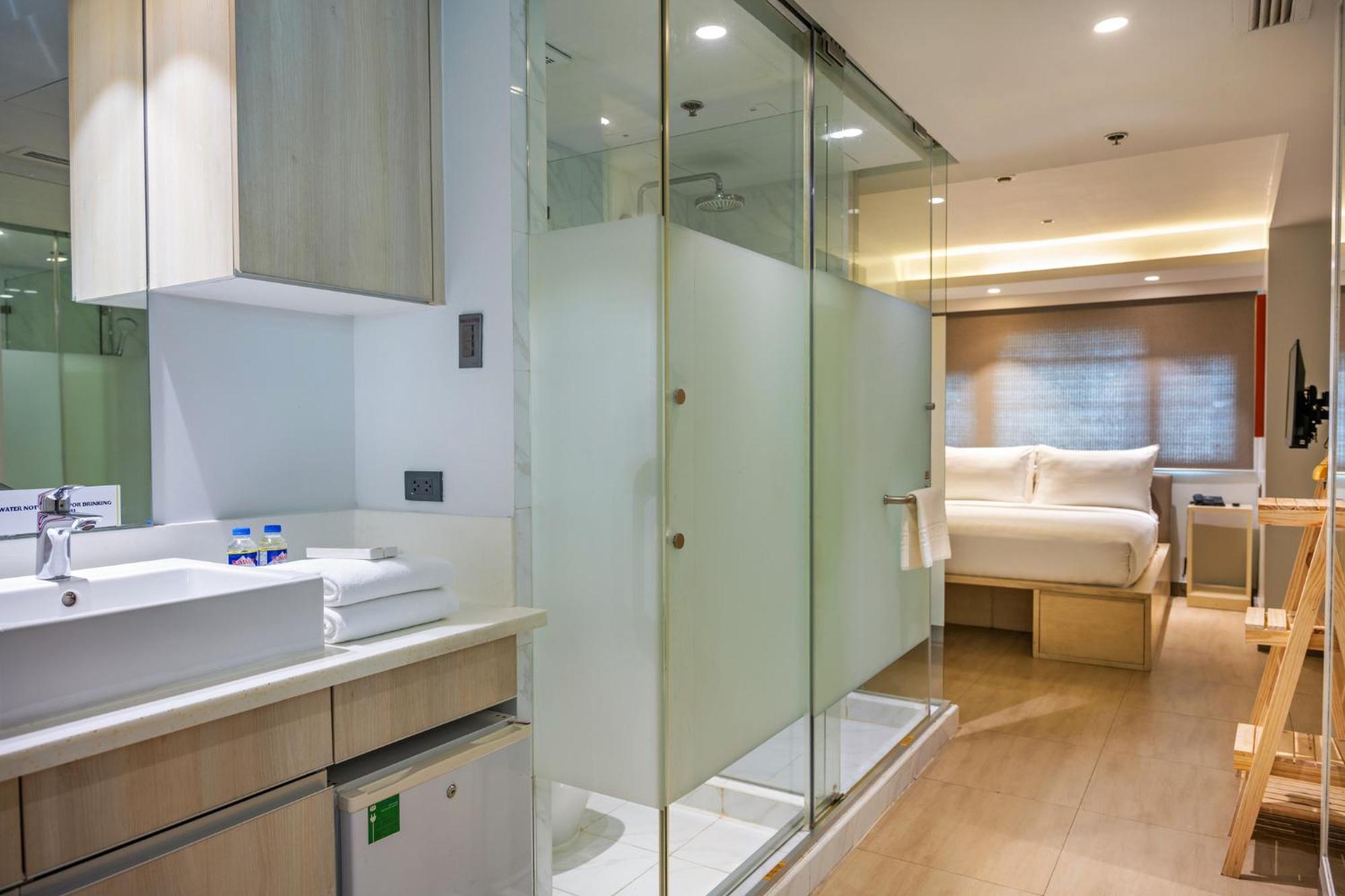 The Mini Suites Eton Tower Makati 3*