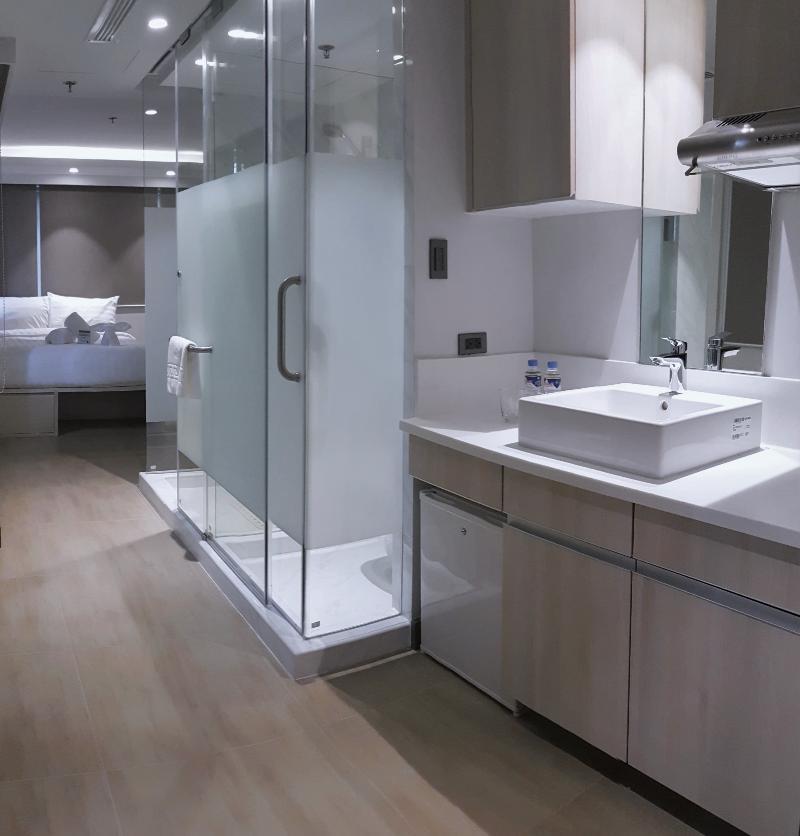 The Mini Suites Eton Tower Makati Hotel 3*