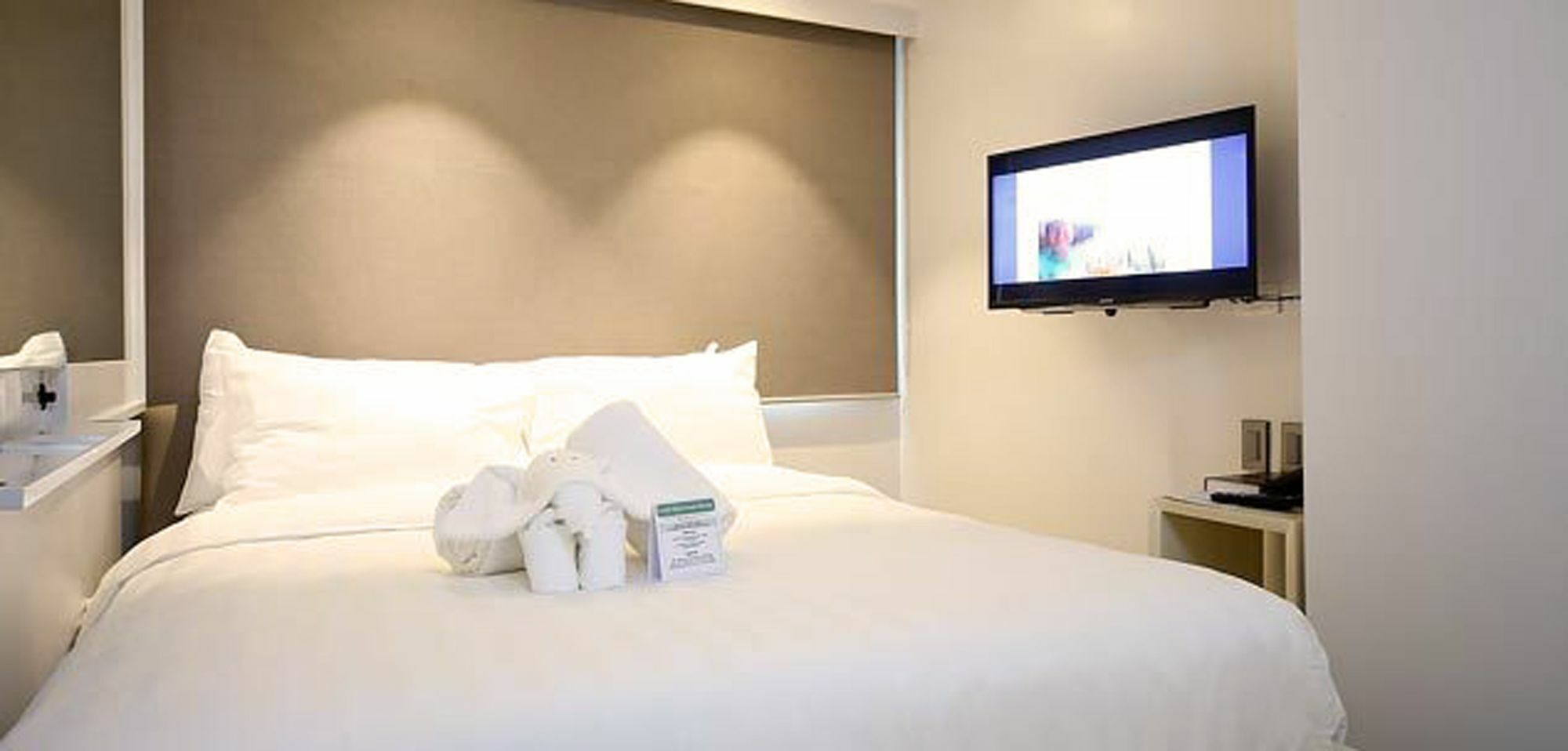 Hotel The Mini Suites Eton Tower Makati Makati City